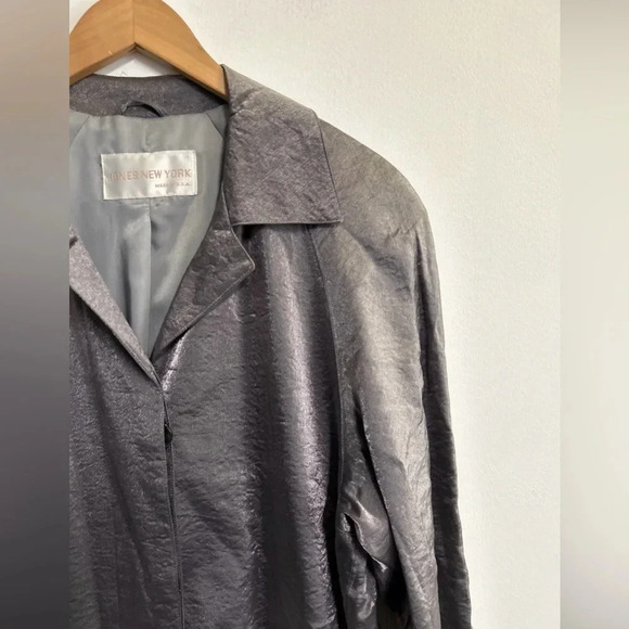 Vintage Jones New York Women’s Size 6 Silver Metallic Button Trench Coat Pockets - Picture 3 of 13